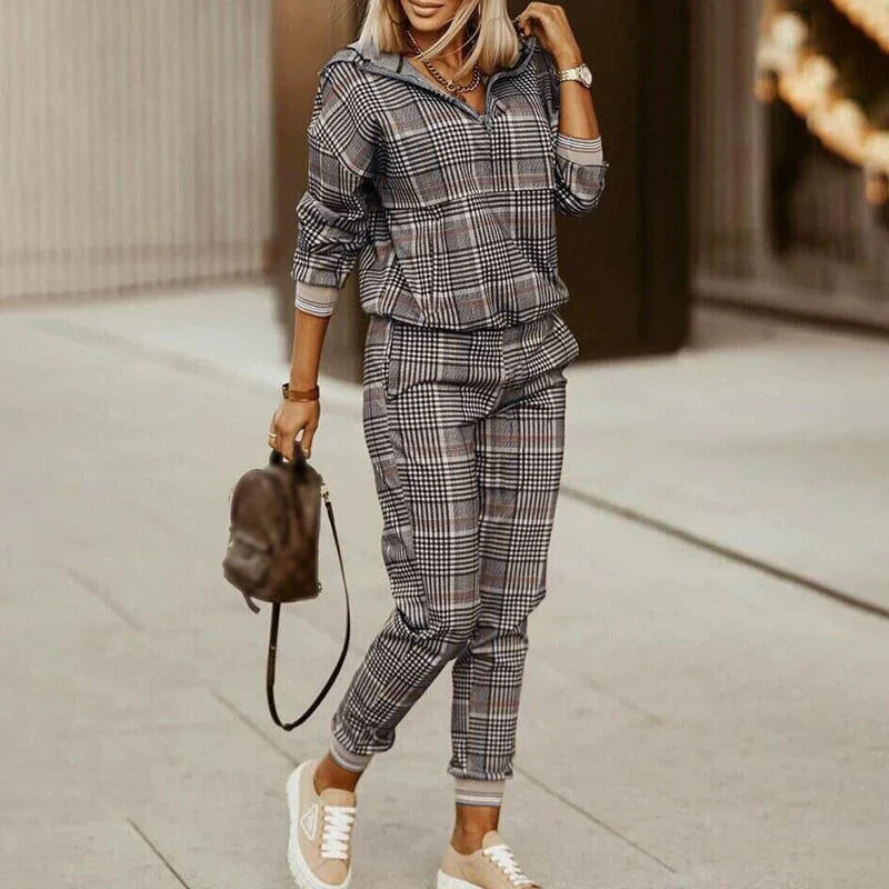 Women's Zip Hoodie & Joggers Set - Two-Piece Athleisure