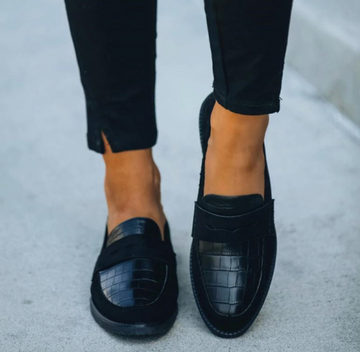 Classic Black Croc-Texture Loafers for Women