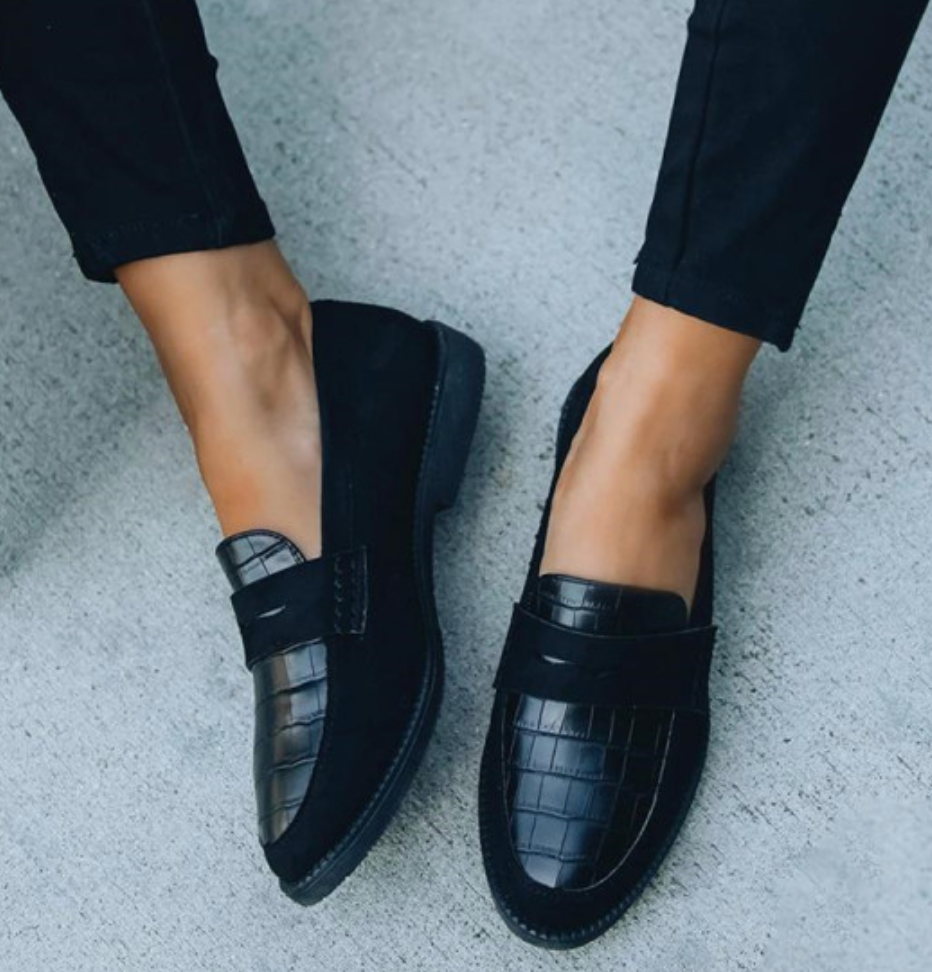 Classic Black Croc-Texture Loafers for Women