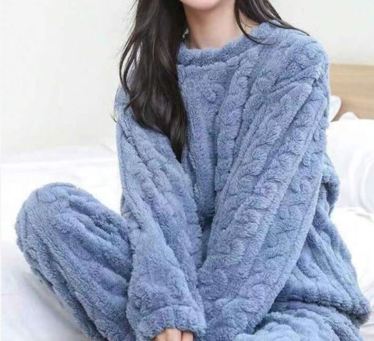 Women's Loungewear Set – Fluffy Long Sleeve Top & Joggers