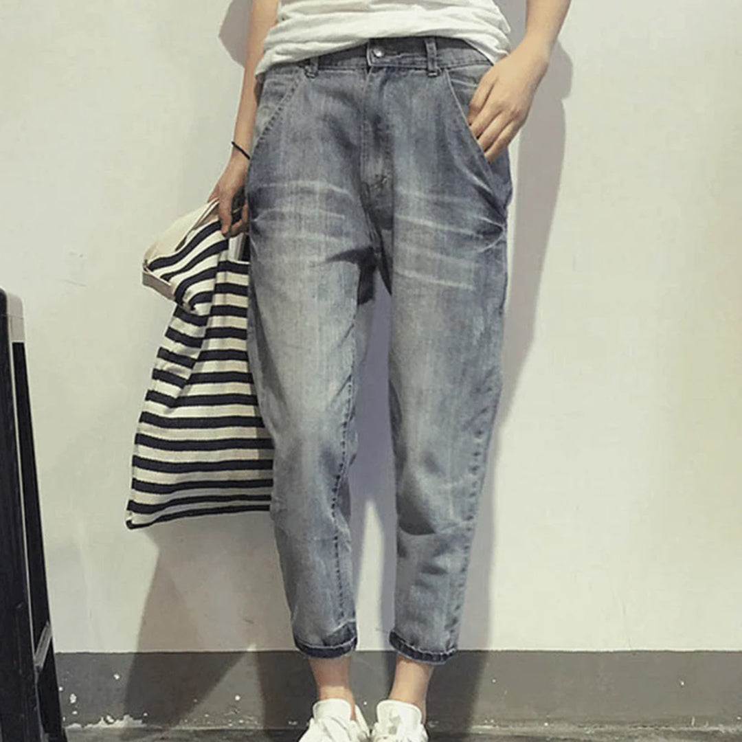 Women's Light Blue Baggy Cropped Jeans - Mid-Rise