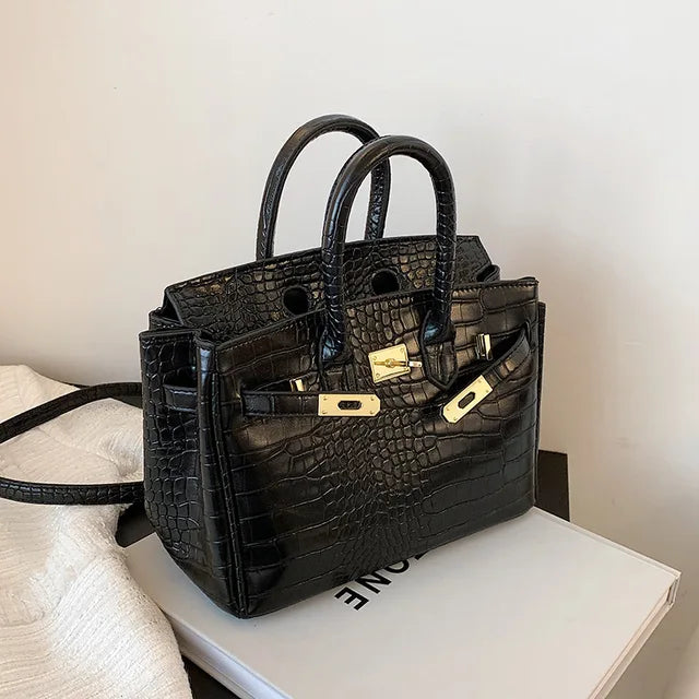 Women's Elegant Handbag - Spacious & Versatile