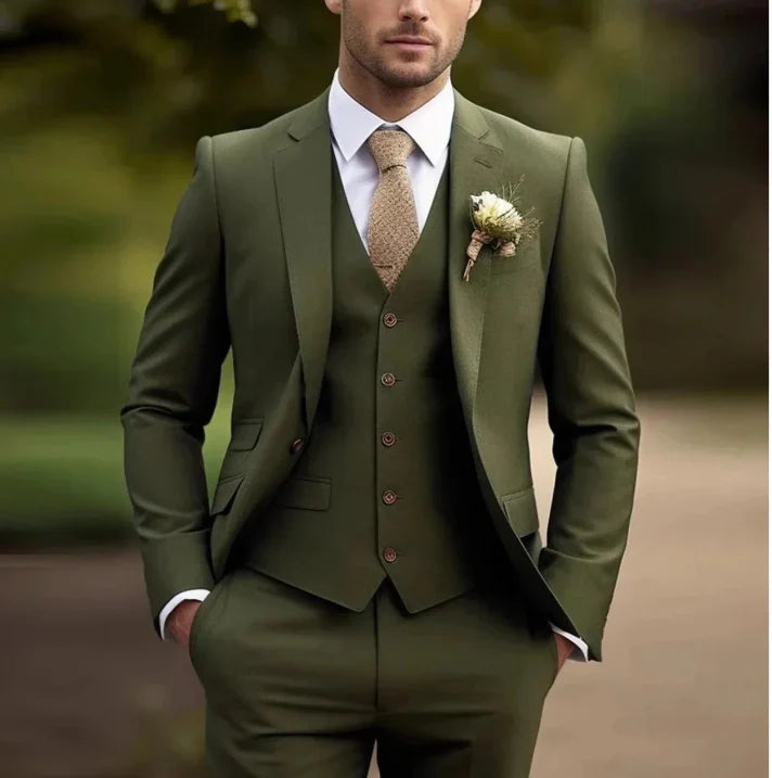 Men's Three-Piece Suit - Peak Lapel & Slim-Fit