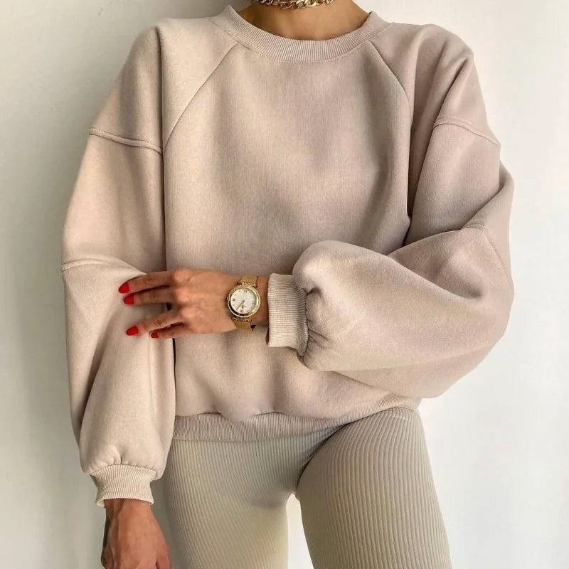 Women's Oversized Crew Neck Sweatshirt - Warm and Stylish