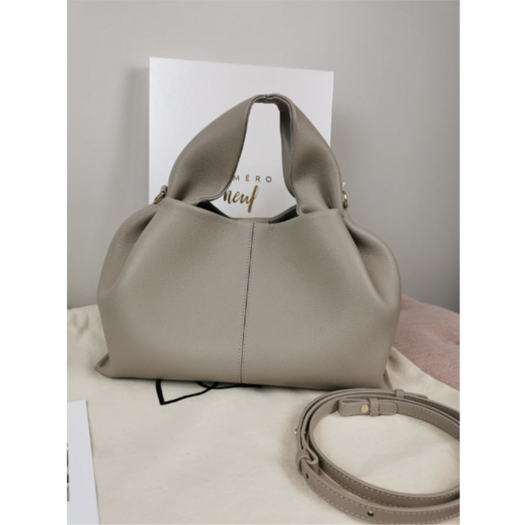 Women's Classic Handbag - Spacious & Elegant