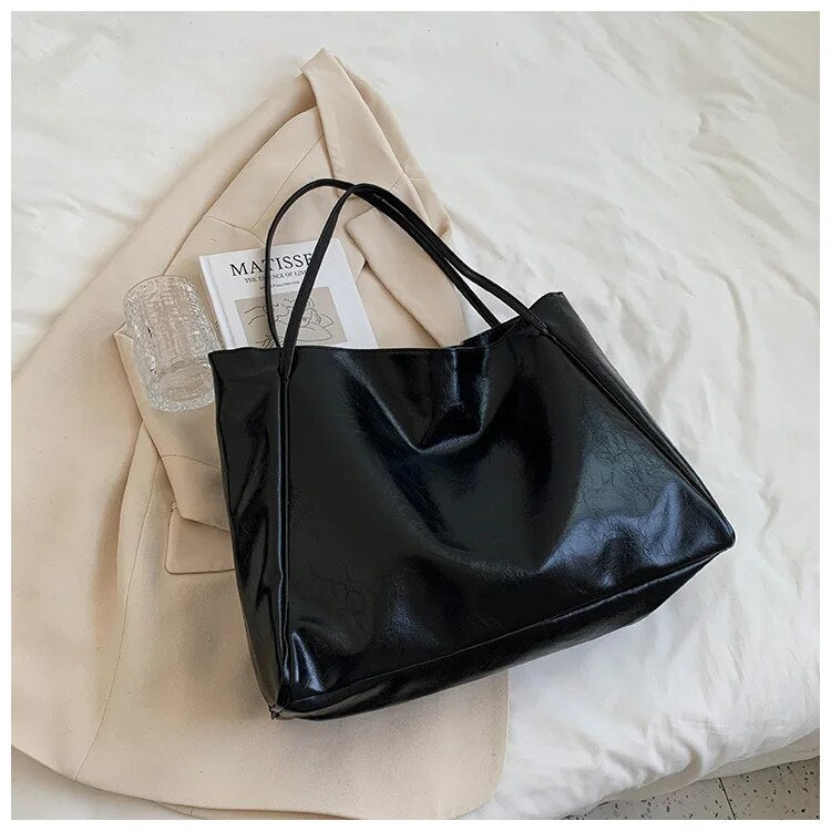 Women's Retro Leather Shoulder Tote Bag - Striking Colour Spacious Sophisticated