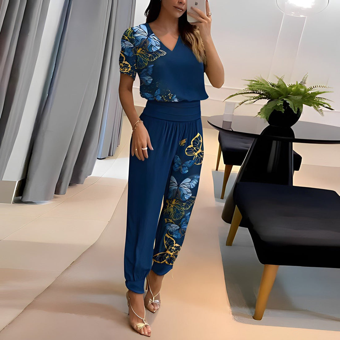 Stylish and Modern Blouse and Trousers Set for Women