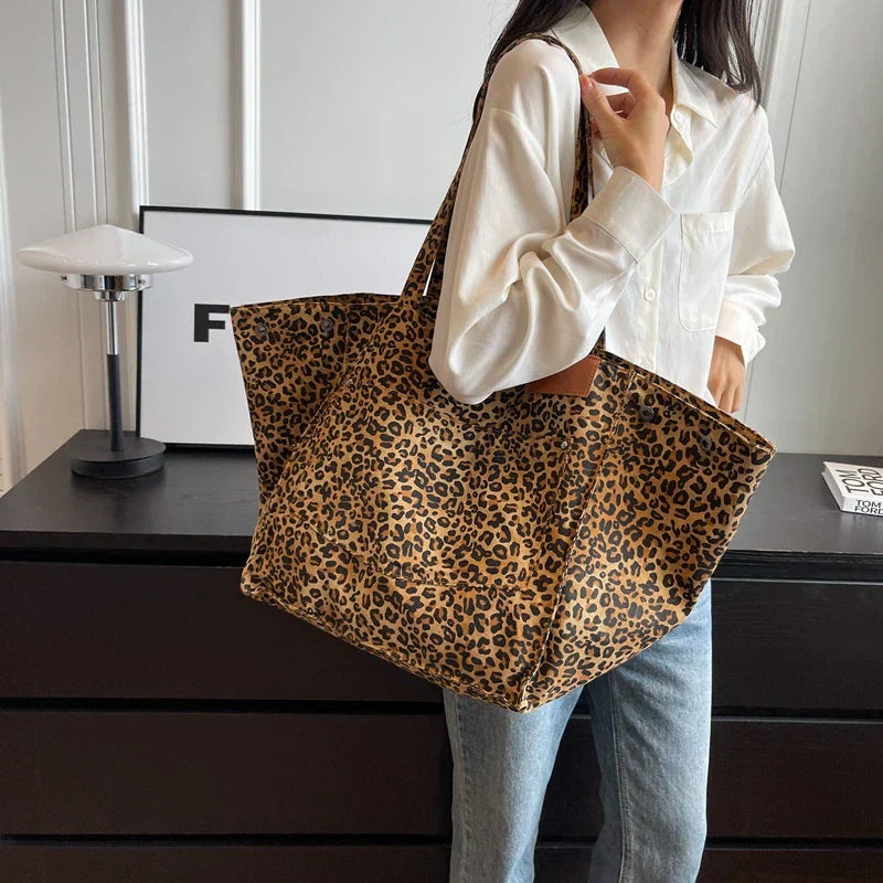 Women's Oversized Tote Bag - Striking Leopard Print Spacious
